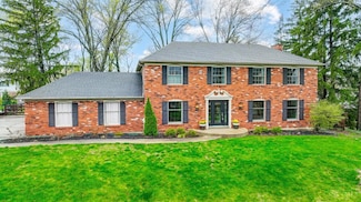 345 Hackamore Ct, Cincinnati, OH 45215