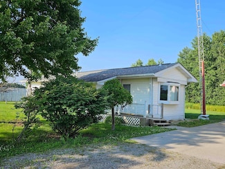 7347 Duquette Rd, Melvin, MI 48454