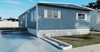 21511 NW 3rd St, Pembroke Pines, FL 33029