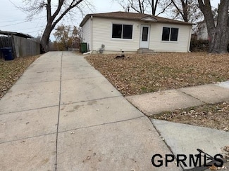 7005 Chandler Hills Dr, Bellevue, NE 68147