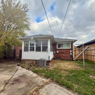 20009 Lesure St, Detroit, MI 48235