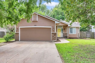 1109 N Lark Ln, Wichita, KS 67212