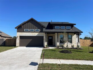 402 Merlot Dr, Alvin, TX 77511