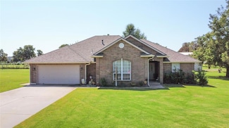 2305 Walnut Dr, Tuttle, OK 73089