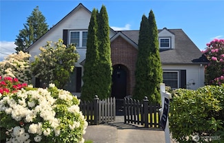 237 C St SW, Castle Rock, WA 98611