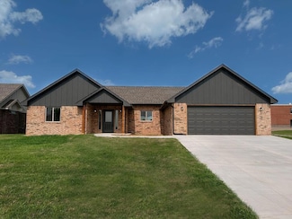 206 S Noble, Hinton, OK 73047