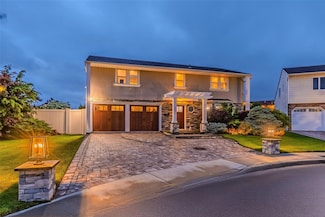 245 Cathy Ct, Oceanside, NY 11572
