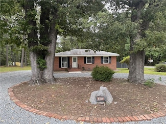 6109 Buckley Hall Rd, Cobbs Creek, VA 23035