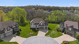 5608 NE Maybrook Cir, Lees Summit, MO 64064