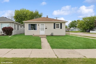 2300 W Lawn Ave, Racine, WI 53405