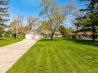 1104 Schilling Dr, Schererville, IN 46375
