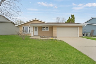 8022 W Glenbrook Rd, Milwaukee, WI 53223
