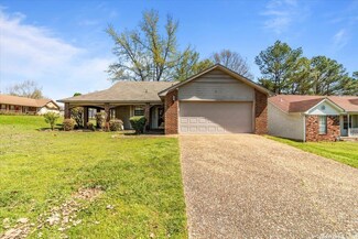 2 Connolly Ct, Little Rock, AR 72210