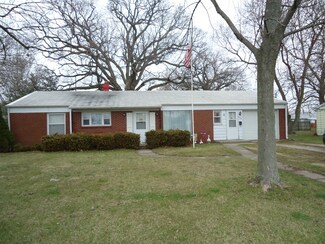 248 W Fleming St, Watseka, IL 60970