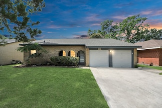 1833 El Mar Ln, Seabrook, TX 77586