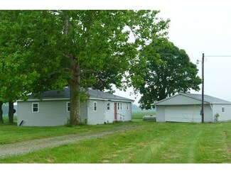1330 S Layton Station Rd, Veedersburg, IN 47987