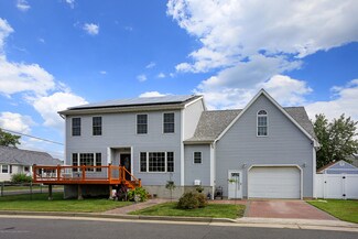 2 Avenue A, Port Monmouth, NJ 07758