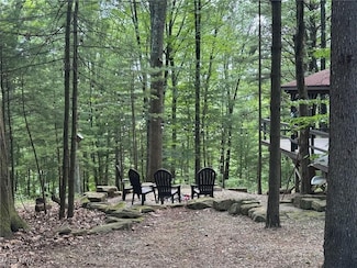 7301 Leafygreen St, Carrollton, OH 44615