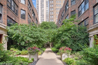 2311 N Commonwealth Ave Unit 1E, Chicago, IL 60614