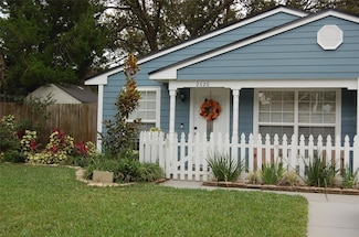 2620 Kavalier Dr, Palm Harbor, FL 34684