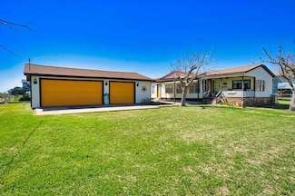 803 County Road 202, Bay City, TX 77414