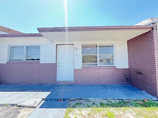 5420 SW 38th St, West Park, FL 33023