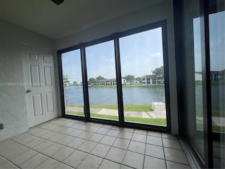203 Lake Pointe Dr Unit 208, Oakland Park, FL 33309