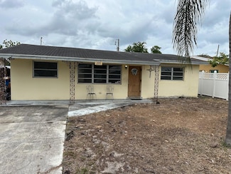 615 Garnett St, Lantana, FL 33462
