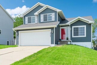 2703 Fayrdale Dr, Des Moines, IA 50320