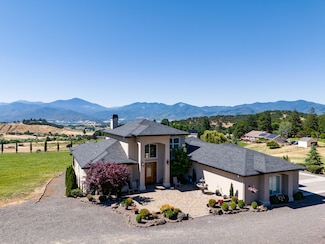 2485 Terri Dr, Medford, OR 97504