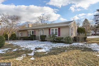 7821 Skyline Dr, Harrisburg, PA 17112
