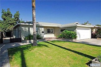 1205 Raymar St, Santa Ana, CA 92703