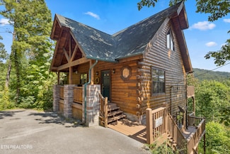 1424 Rocky Top Way, Townsend, TN 37882