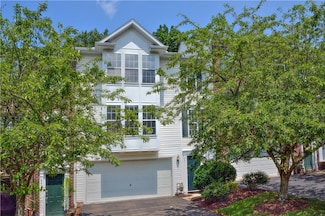 651 Village Green Blvd E, Mars, PA 16046