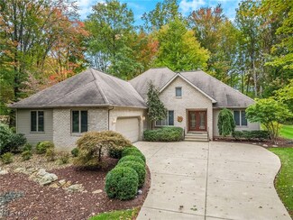 101 Fairway Dr, Cortland, OH 44410