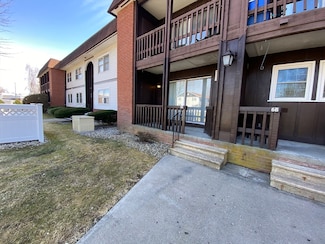 25 Keegan Ln Unit 5B, Greenfield, MA 01301
