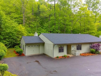 1011A Oak Creek Rd, Franklin, NC 28734