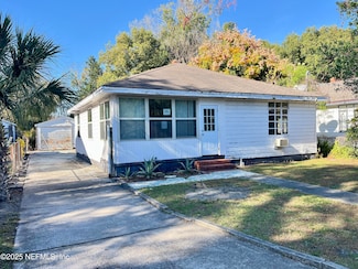 8020 Oakwood St, Jacksonville, FL 32208