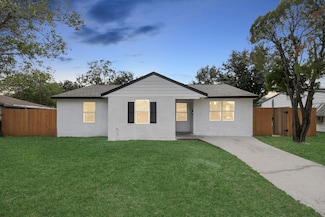 4842 Larkspur St, Houston, TX 77033