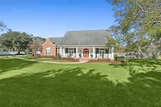 242 Sarah Victoria Dr, Belle Chasse, LA 70037