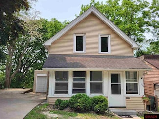 116 116 Locust St, Mankato, MN 56001