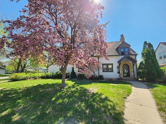 425 N 3rd St, Saint Peter, MN 56082