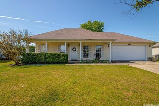 319 Lamplighter Dr, Benton, AR 72015