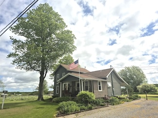 23754 S Beaver Rd, Springboro, PA 16435