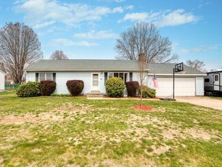 62 Dillon St, Chicopee, MA 01013