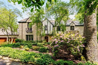 2170 E Broad St, Columbus, OH 43209