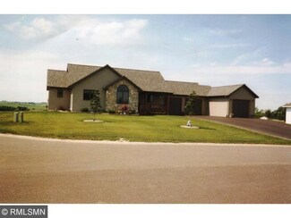 1860 Dutch Heritage Ct, Baldwin, WI 54002