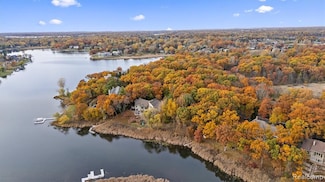 1729 Heron Ridge Dr, Bloomfield Hills, MI 48302