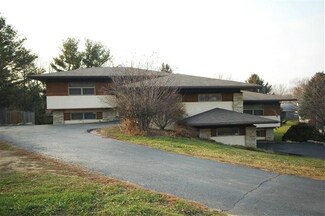 12 S Wright Rd, Janesville, WI 53546