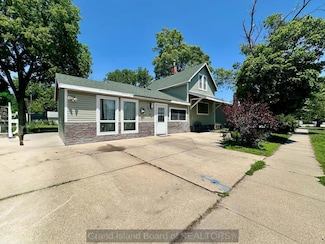 1210 E 8th St, Grand Island, NE 68801